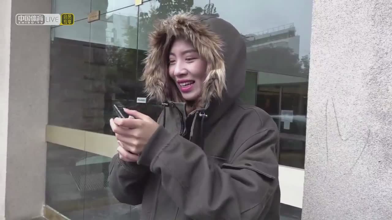 美女记者法国公开赛前方独家赛前直播