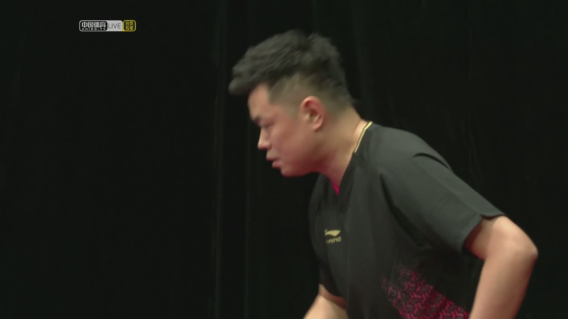 攻削尖峰对决 张继科 vs 侯英超